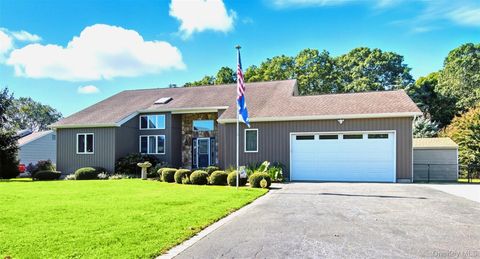 Photo of 61 Eileen Circle, Jamesport, NY 11947 (MLS # 941255)