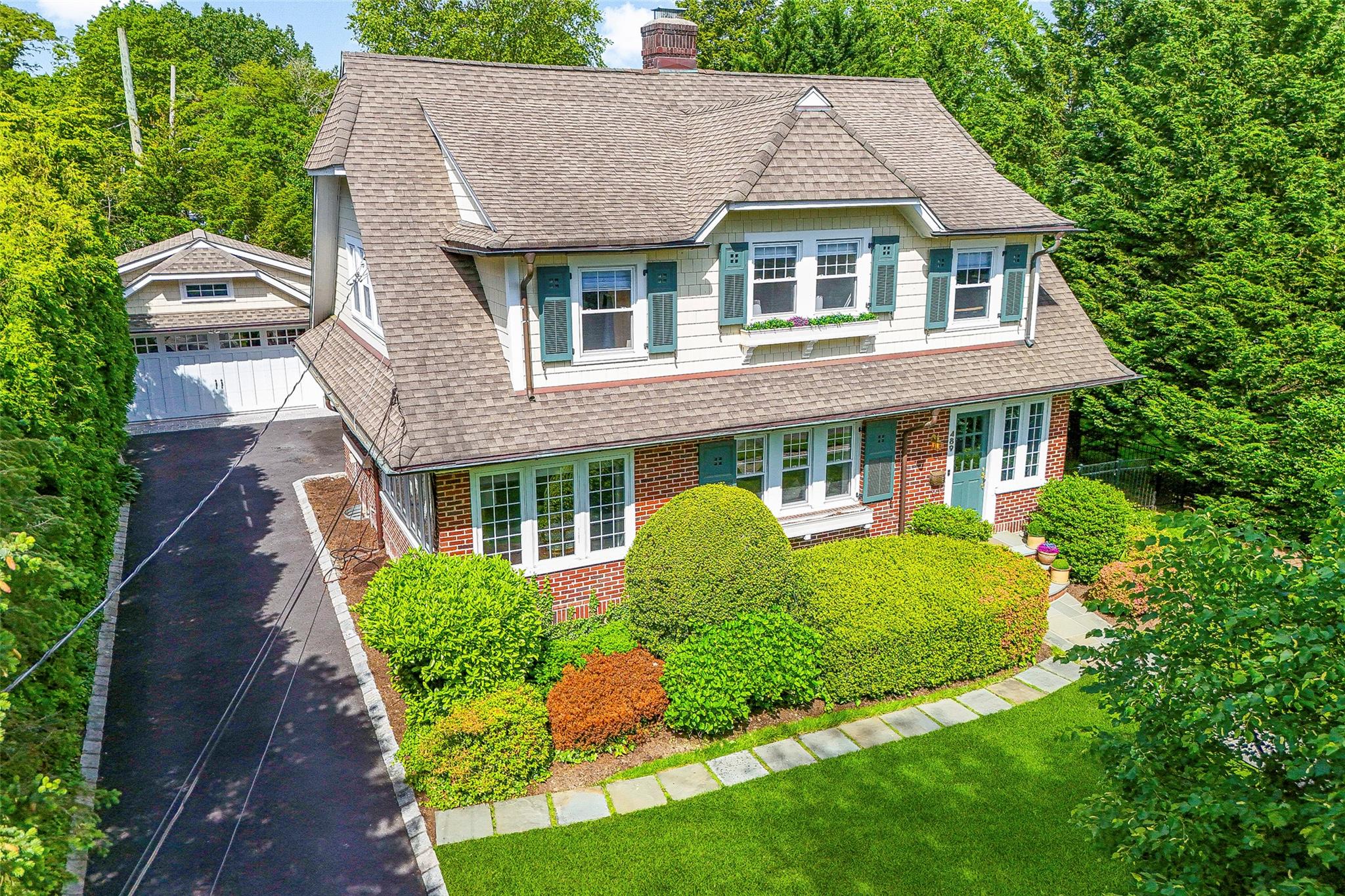 489 Manor Lane, Pelham, New York image 3