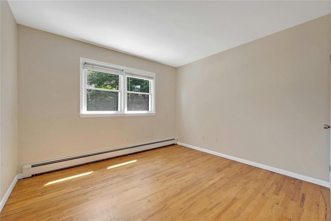 Eastchester, New York 10709, United States, 3 Bedrooms Bedrooms, ,1 BathroomBathrooms,Residential,Pending,128163