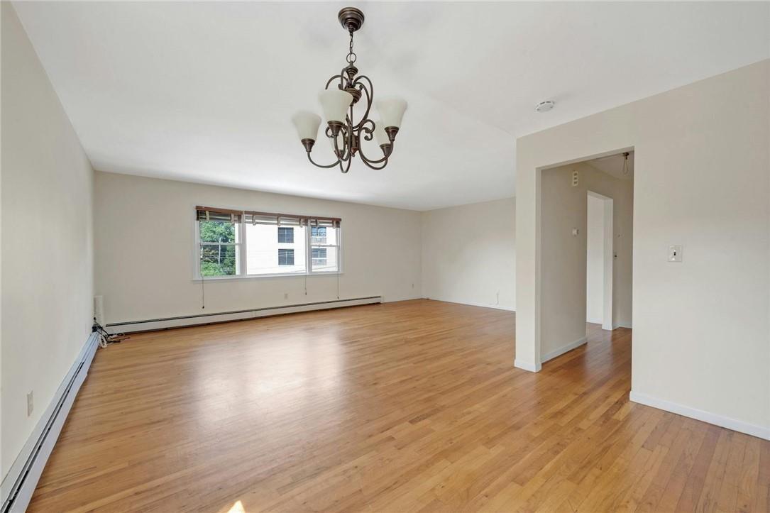 Eastchester, New York 10709, United States, 3 Bedrooms Bedrooms, ,1 BathroomBathrooms,Residential,Pending,128163