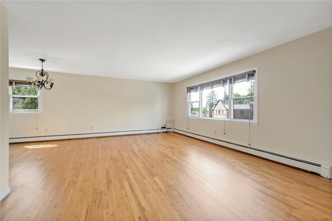 Eastchester, New York 10709, United States, 3 Bedrooms Bedrooms, ,1 BathroomBathrooms,Residential,Pending,128163