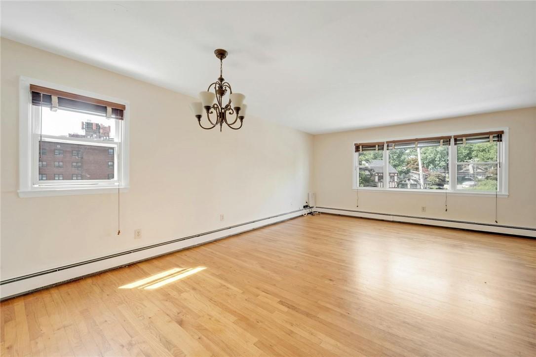 Eastchester, New York 10709, United States, 3 Bedrooms Bedrooms, ,1 BathroomBathrooms,Residential,Pending,128163