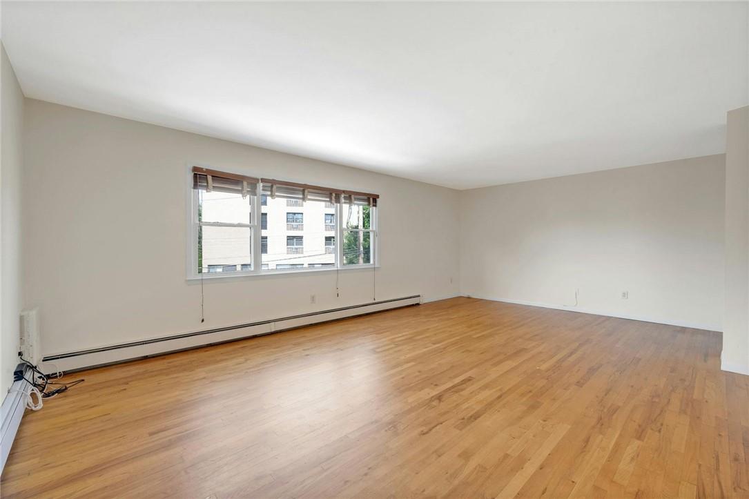 Eastchester, New York 10709, United States, 3 Bedrooms Bedrooms, ,1 BathroomBathrooms,Residential,Pending,128163