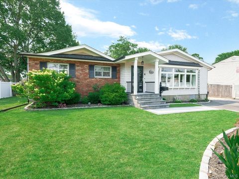 Homes For Sale - 66 Moffitt Boulevard<br/> Islip, NY 11751