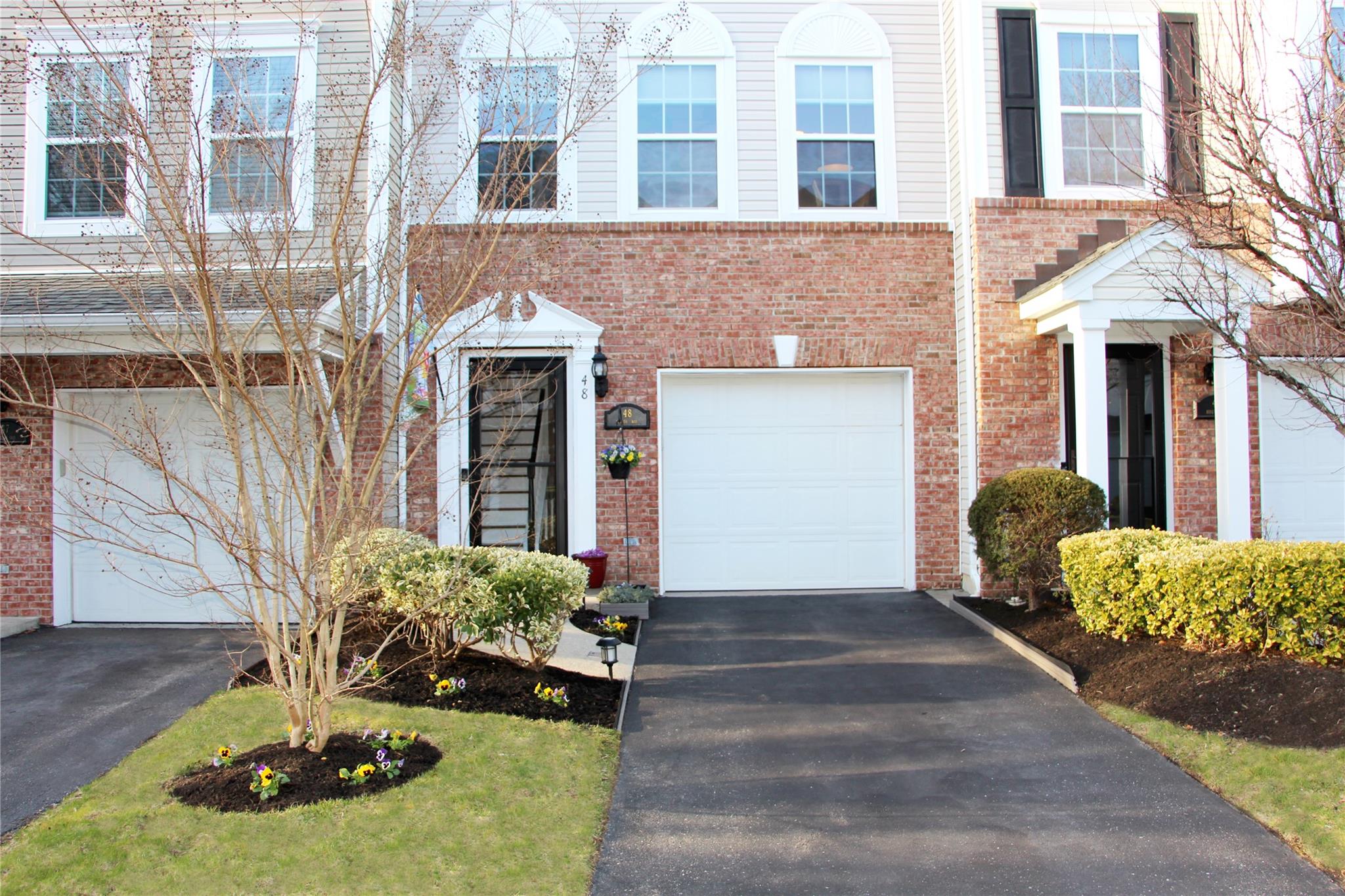 48 Rialto Way, Patchogue, New York image 2