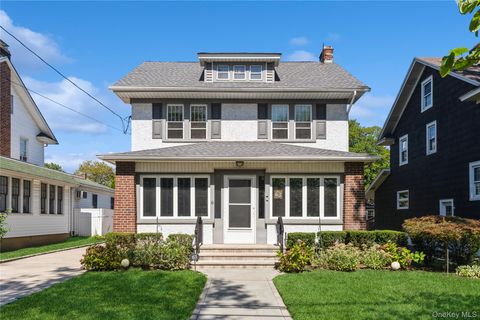 Photo of 63 Lenox Avenue, Lynbrook, NY 11563 (MLS # 906431)