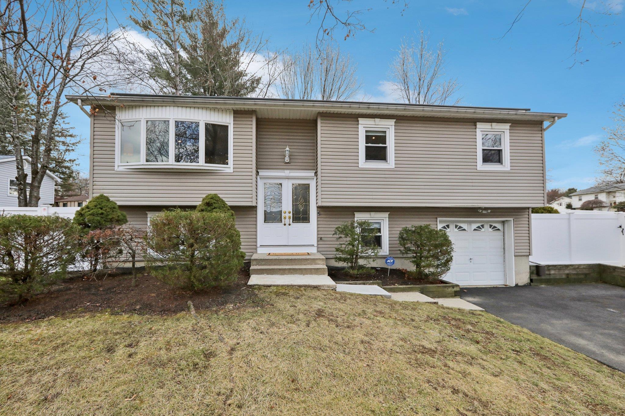 3 Gleason Drive, Haverstraw, New York image 1