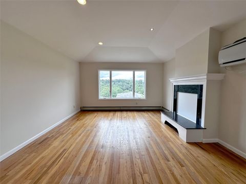 150 Bennett Avenue L2 Yonkers NY 10701