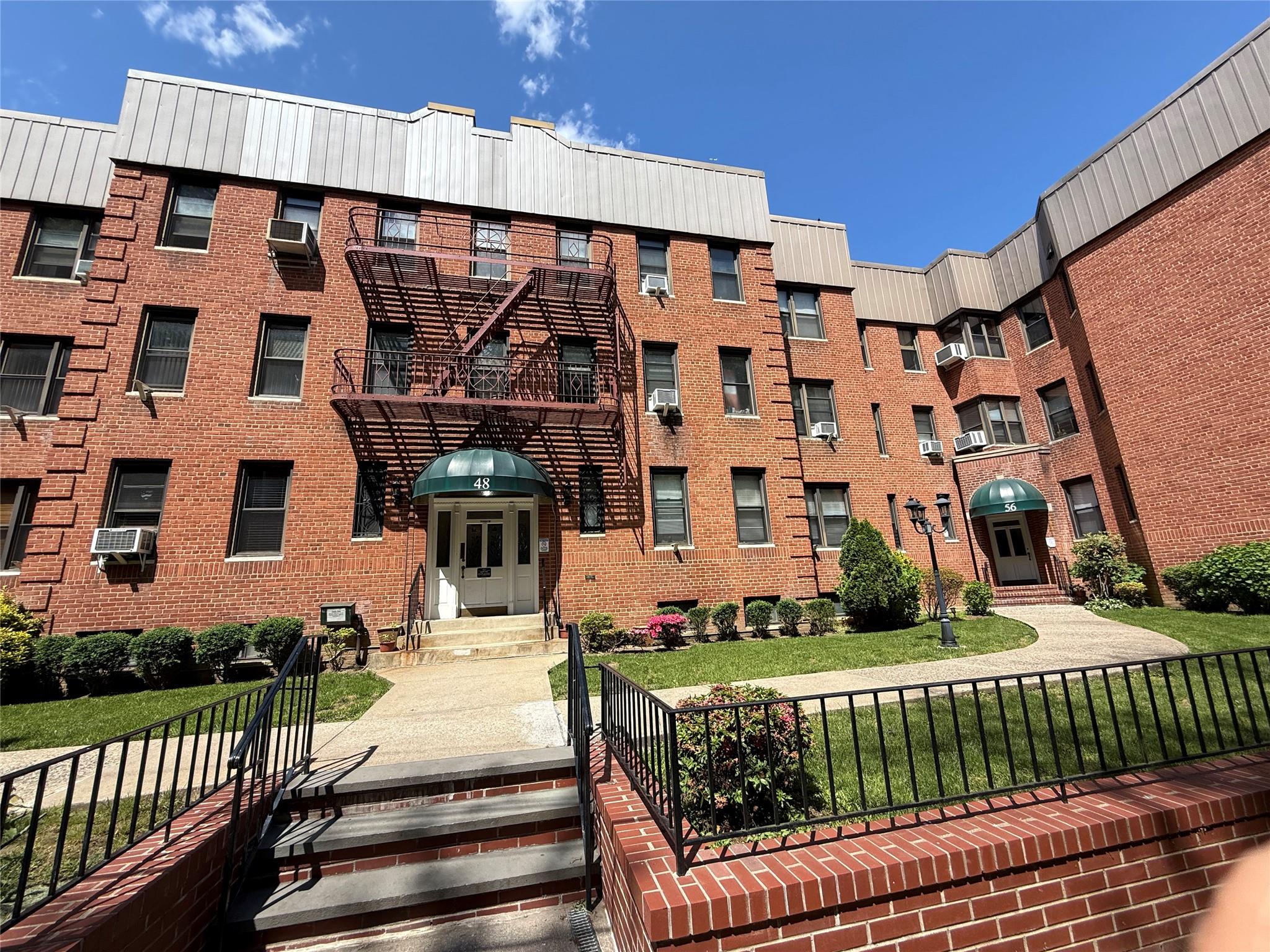 Rental Property at Parkway North 2G, Yonkers, New York - Bedrooms: 2 
Bathrooms: 1 
Rooms: 3  - $2,400 MO.