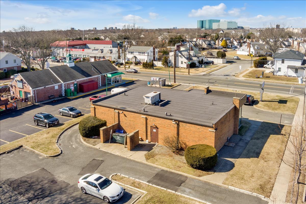 1620 Front Street