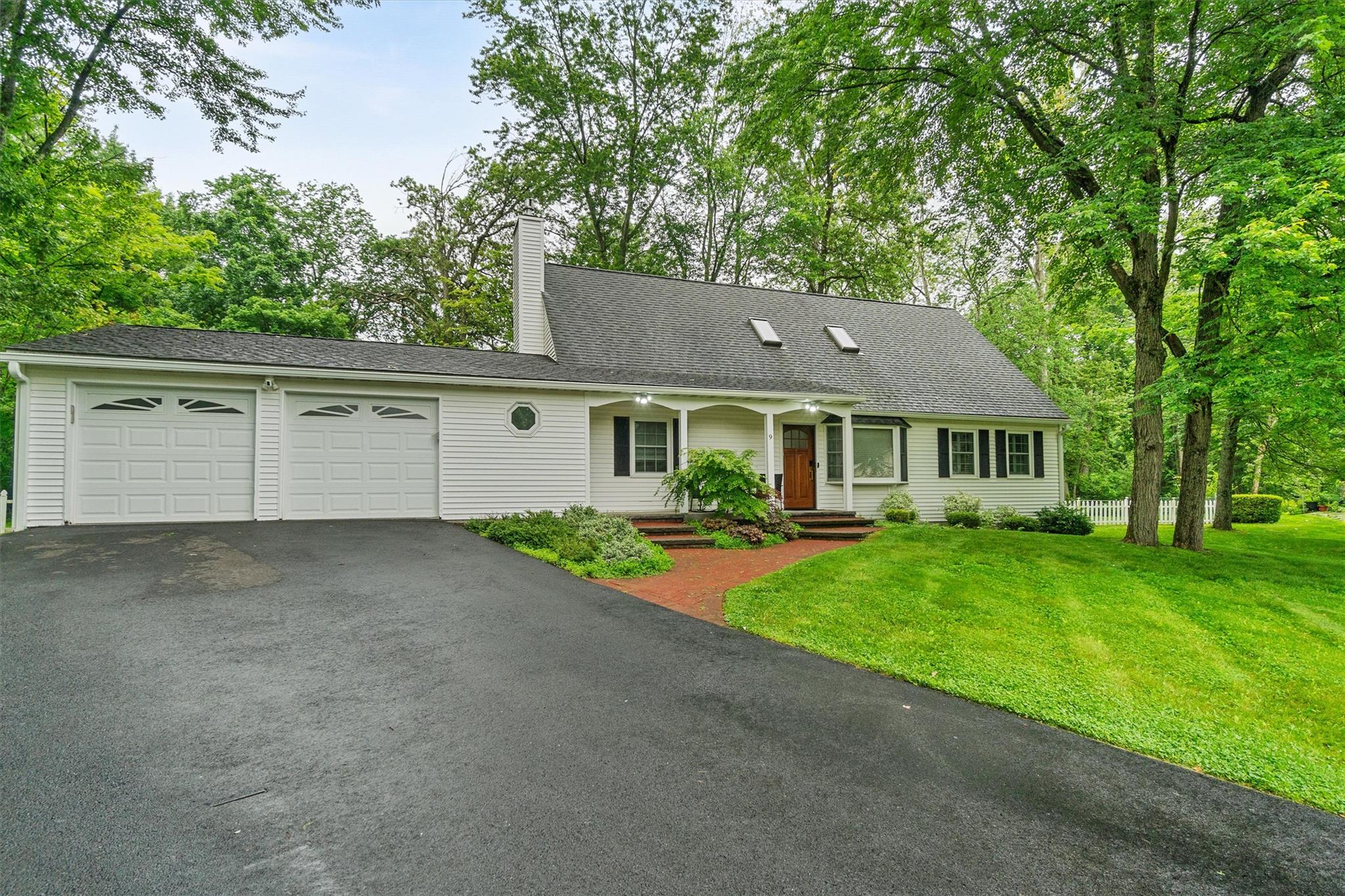 Schnabl Court, Wappingers Falls, New York - 4 Bedrooms  
3 Bathrooms  
10 Rooms - 