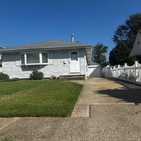 Homes For Sale - 66 E Neptune Avenue<br/> Lindenhurst, NY 11757