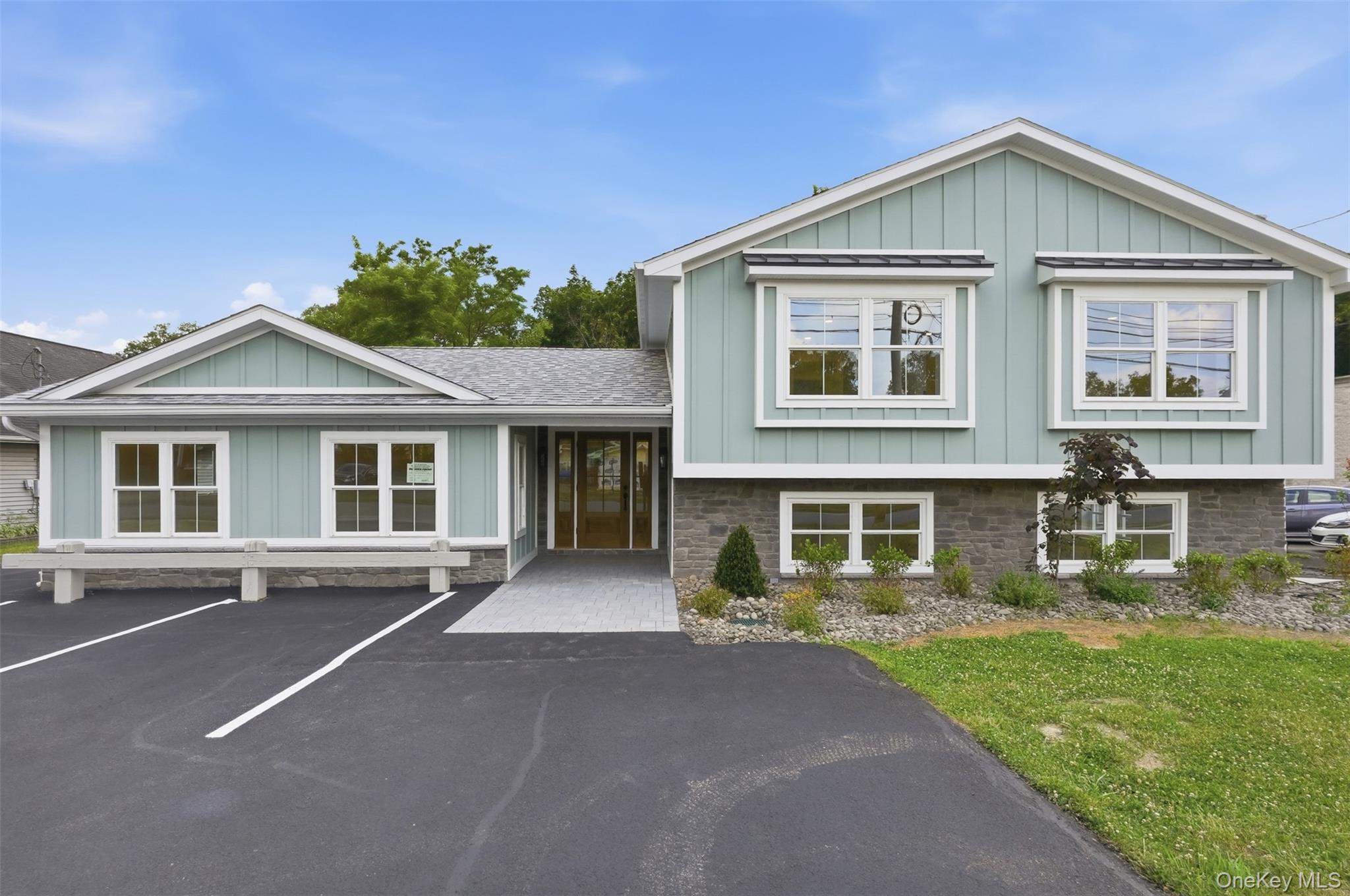 Photo 1 of 25 — 313 Fullerton Avenue 6 Upper Level, Newburgh, NY 12550