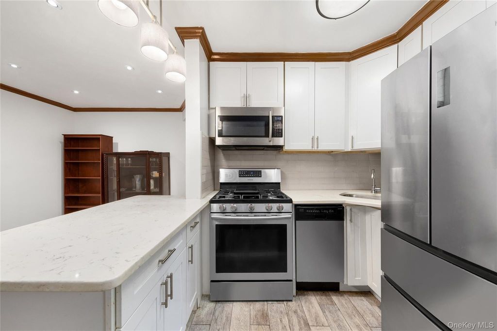 Photo of 88-10 34th Avenue #1 H, Jackson Heights, NY 11372 (MLS # 968967)