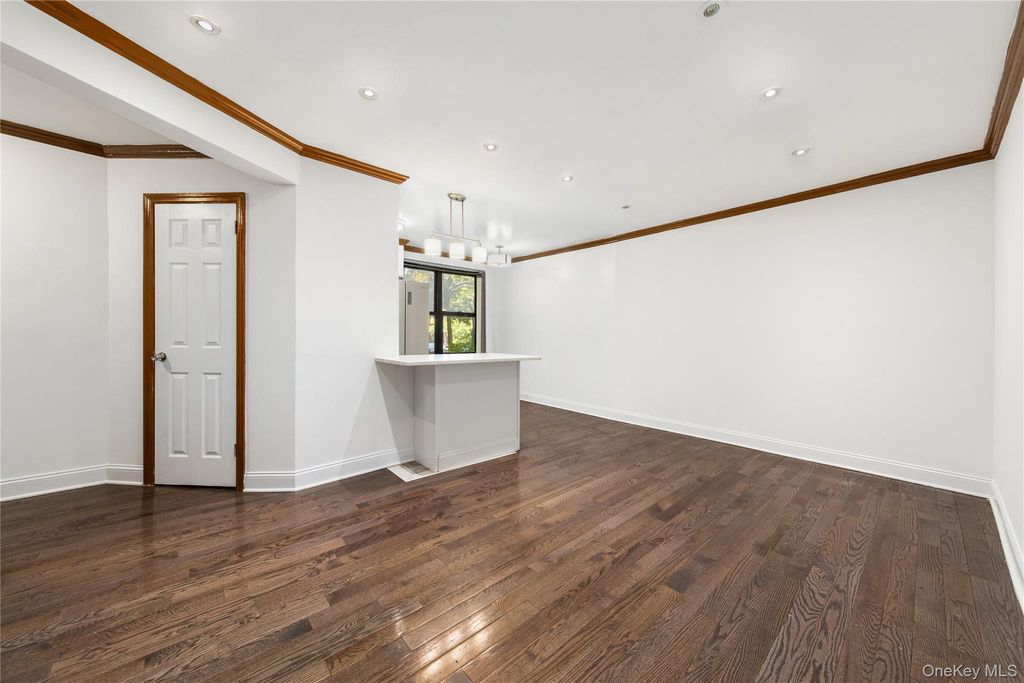 Photo of 88-10 34th Avenue #1 H, Jackson Heights, NY 11372 (MLS # 968967)