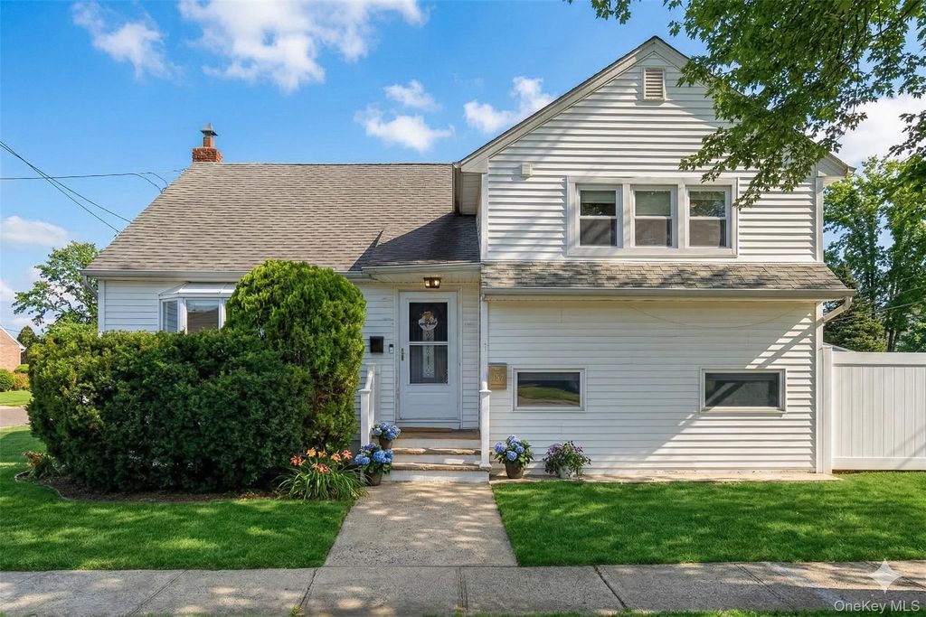 Photo of 557 Woodbury Road, Plainview, NY 11803 (MLS # 969447)