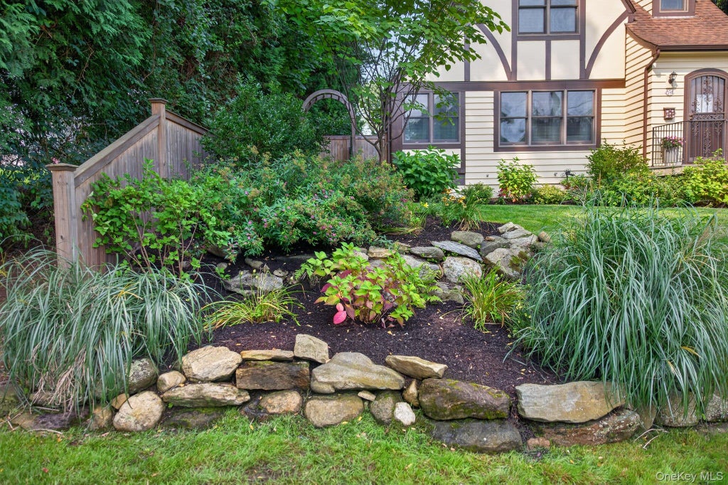 Photo of 14 S Longfellow Street, Hartsdale, NY 10530 (MLS # 1045927)