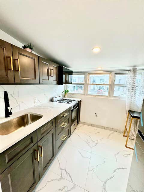 Apartment For Rent - 22-24 48th Street<br/> Queens County, Astoria, NY 11105
