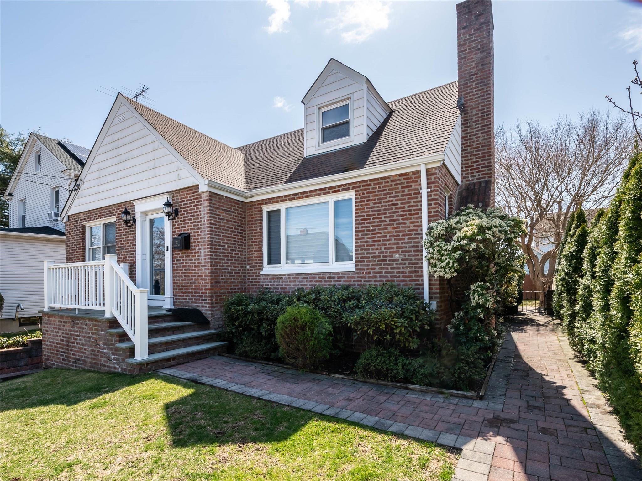 18 Cypress Avenue, Port Washington, New York image 2