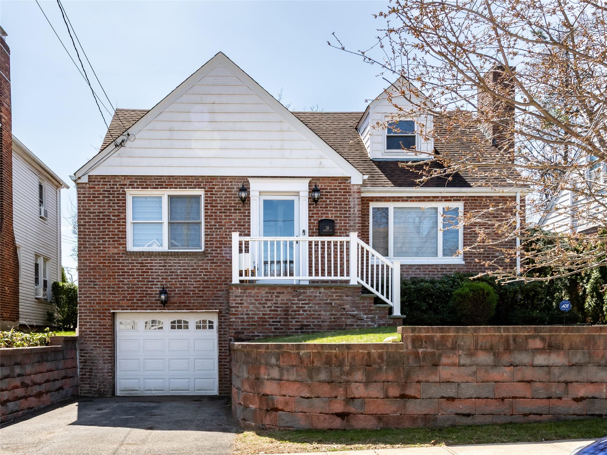 18 Cypress Avenue, Port Washington, New York image 1