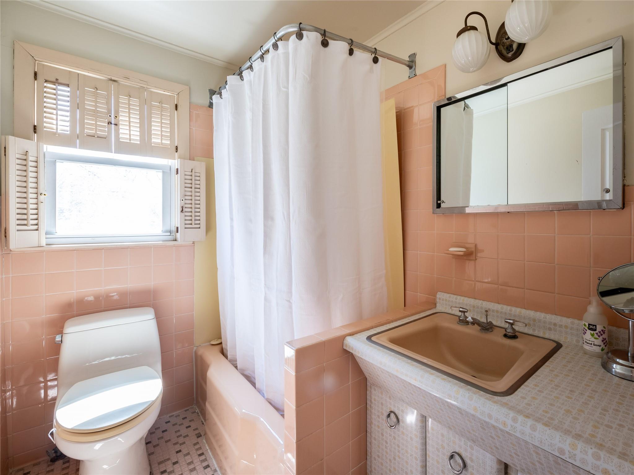 18 Cypress Avenue, Port Washington, New York image 24