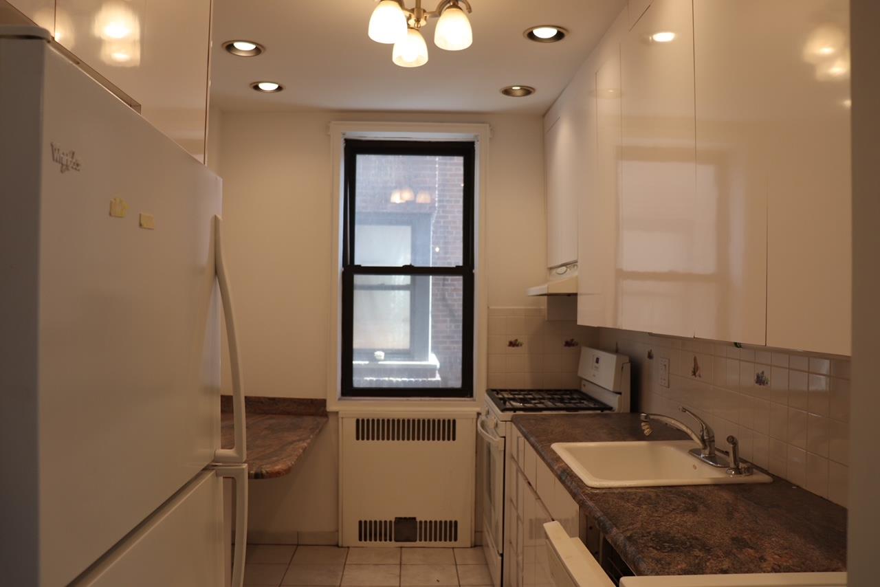 69-40 Yellowstone Boulevard #207, Forest Hills, New York image 10