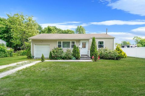 4 Patton Street, Brentwood, NY 11717 - MLS#: 864930