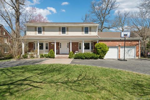 Homes For Sale - 61 Arleigh Road<br/> Great Neck, NY 11021