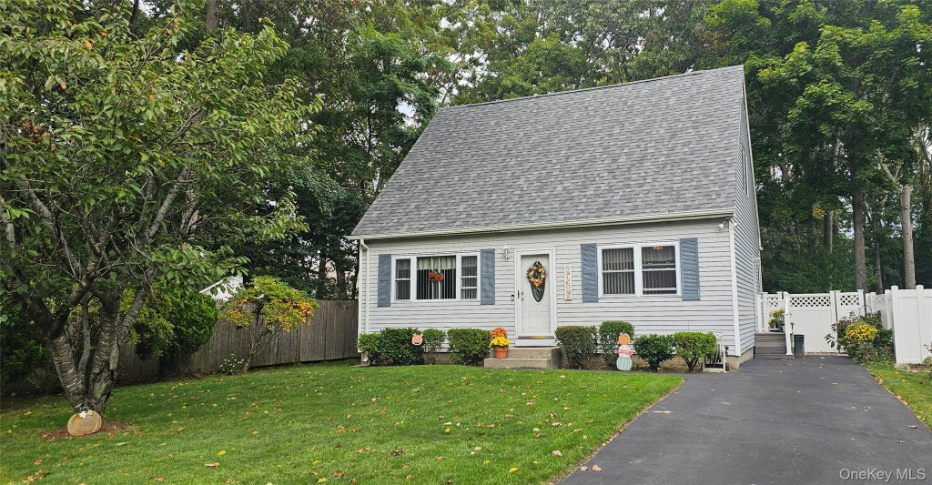 Photo of 243 Wavecrest Drive, Mastic Beach, NY 11951 (MLS # 1062760)