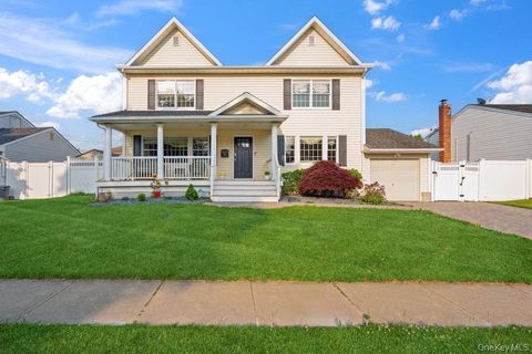 47 Syosset Circle Syosset NY 11791