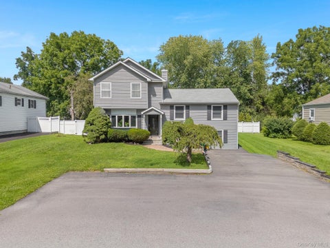 Homes For Sale - 8 Hampton Road<br/> Poughkeepsie, NY 12603