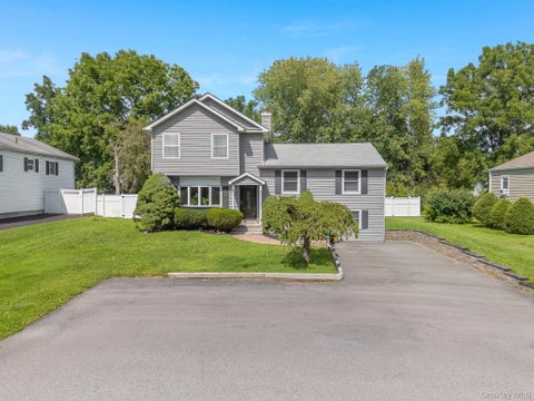Homes For Sale - 8 Hampton Road<br/> Poughkeepsie, NY 12603