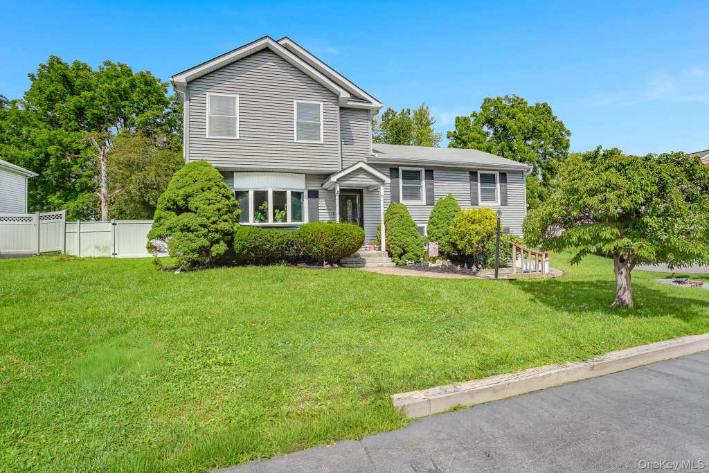Photo of 8 Hampton Road, Poughkeepsie, NY 12603 (MLS # 1039910)