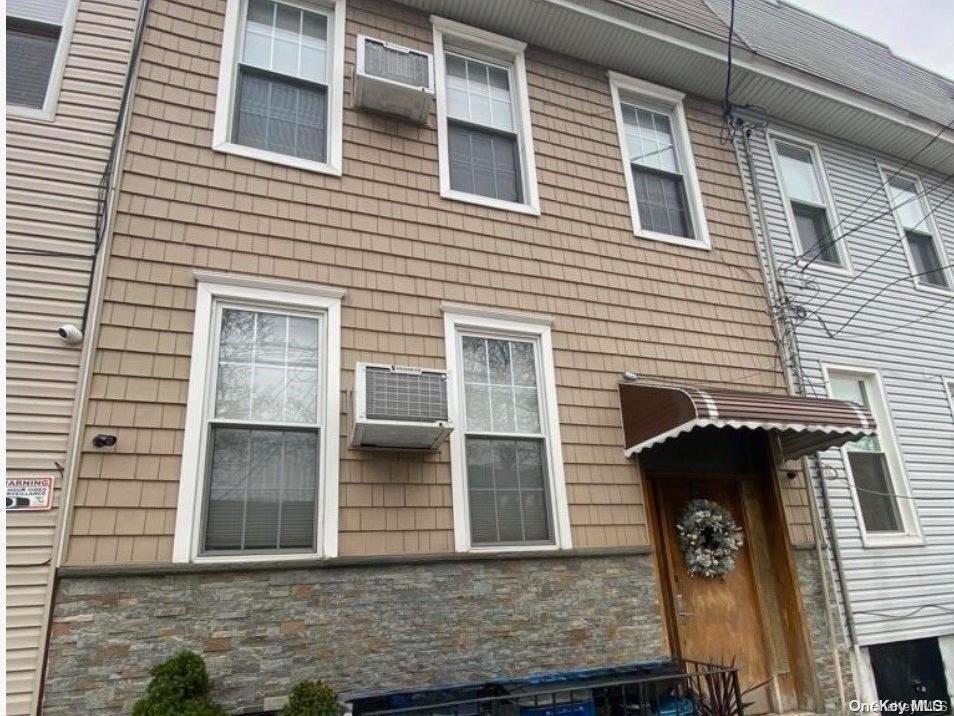 Property for Sale at Cooper Avenue, Glendale, Queens, NY - Bedrooms: 5 
Bathrooms: 2 
Rooms: 11  - $990,000
