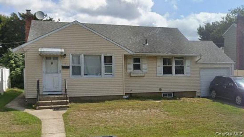 Photo of 7 High Street, Hicksville, NY 11801 (MLS # 953515)