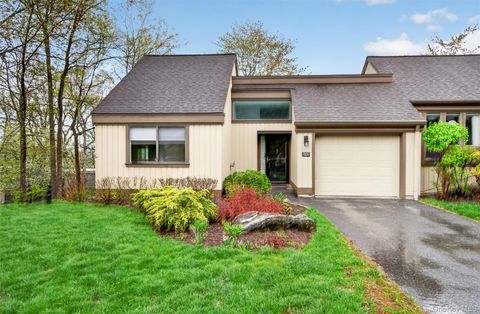 Condo For Sale - 582 Heritage Hills #A<br/> Somers, NY 10589