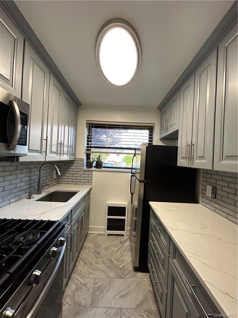25 Shady Glen Court 1H
