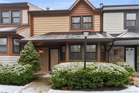 10 Hampton Way Woodbury NY 11797