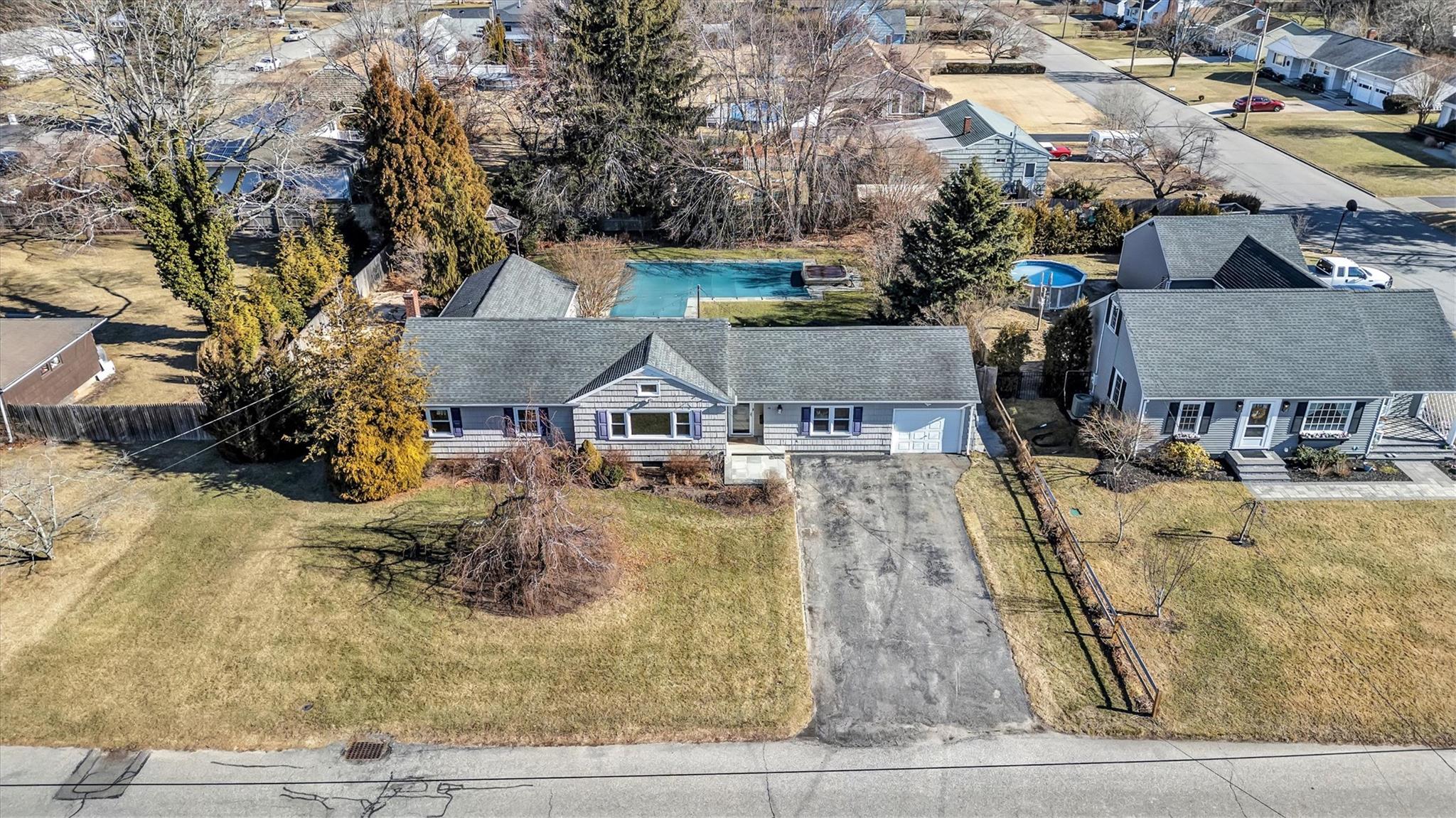 74 Sunrise Avenue, Riverhead, New York image 8