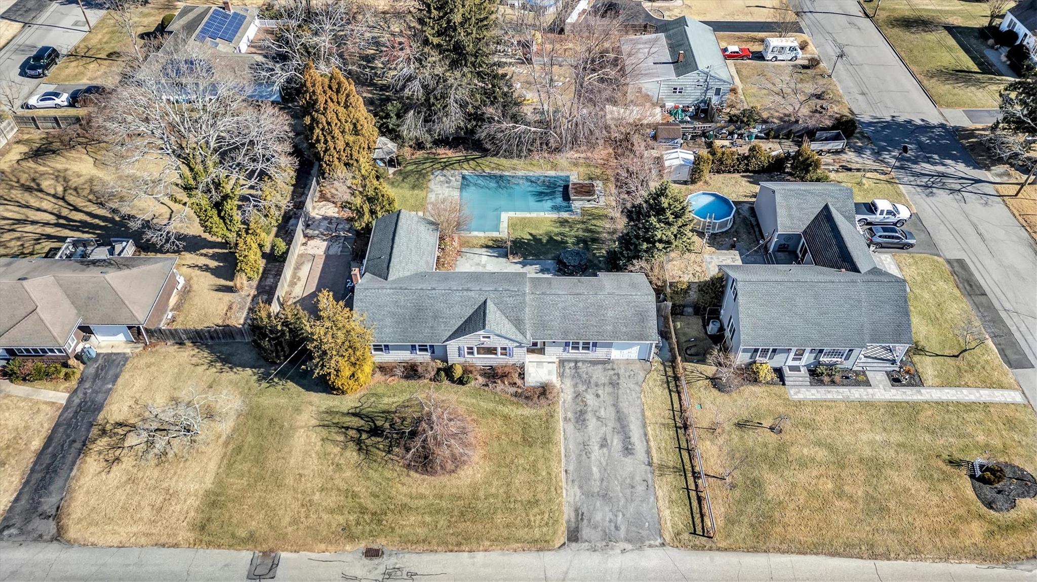74 Sunrise Avenue, Riverhead, New York image 32
