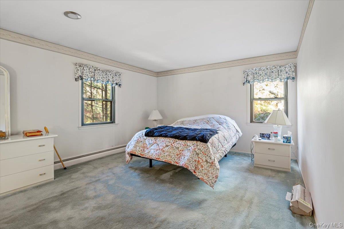 Laurel Hollow, New York 11791, United States, 4 Bedrooms Bedrooms, ,3 BathroomsBathrooms,Residential,Active,149086