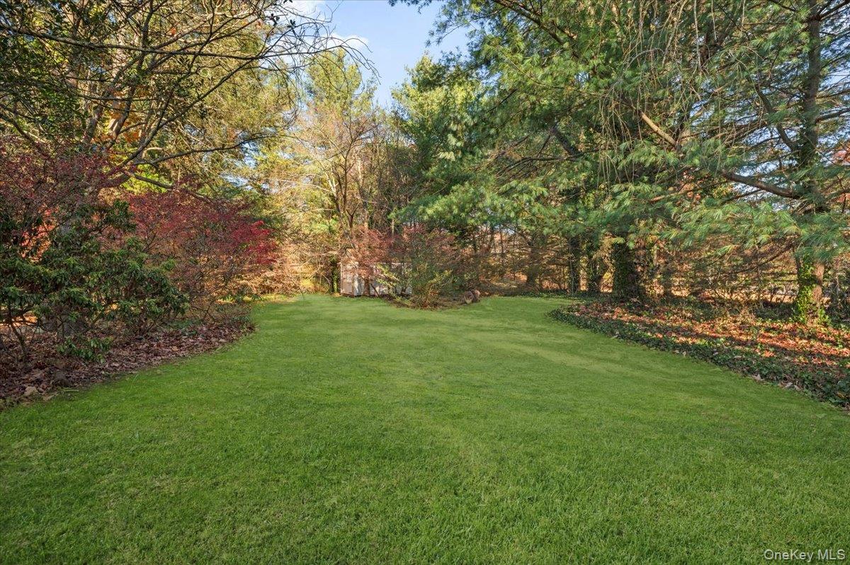 Laurel Hollow, New York 11791, United States, 4 Bedrooms Bedrooms, ,3 BathroomsBathrooms,Residential,Active,149086