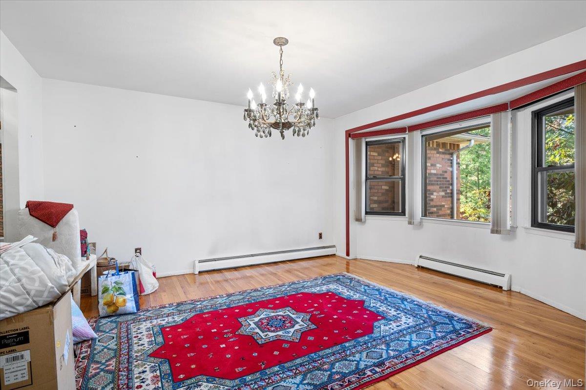 Laurel Hollow, New York 11791, United States, 4 Bedrooms Bedrooms, ,3 BathroomsBathrooms,Residential,Active,149086