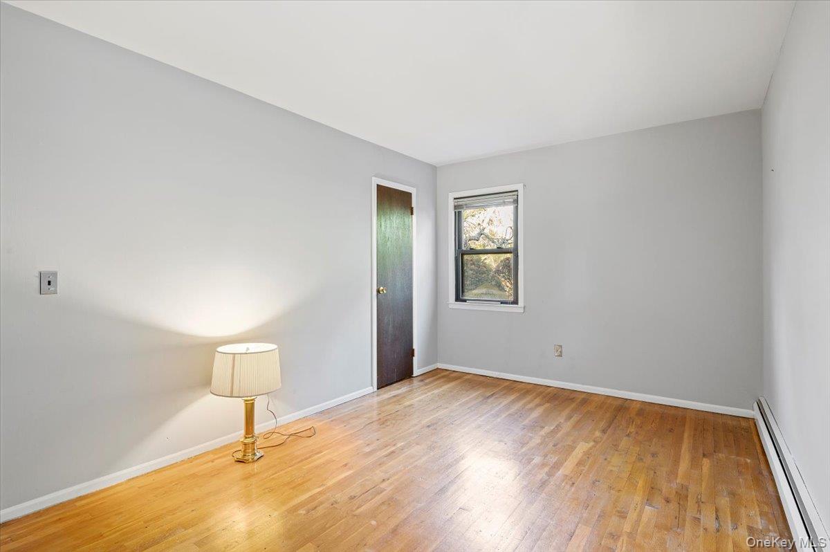 Laurel Hollow, New York 11791, United States, 4 Bedrooms Bedrooms, ,3 BathroomsBathrooms,Residential,Active,149086