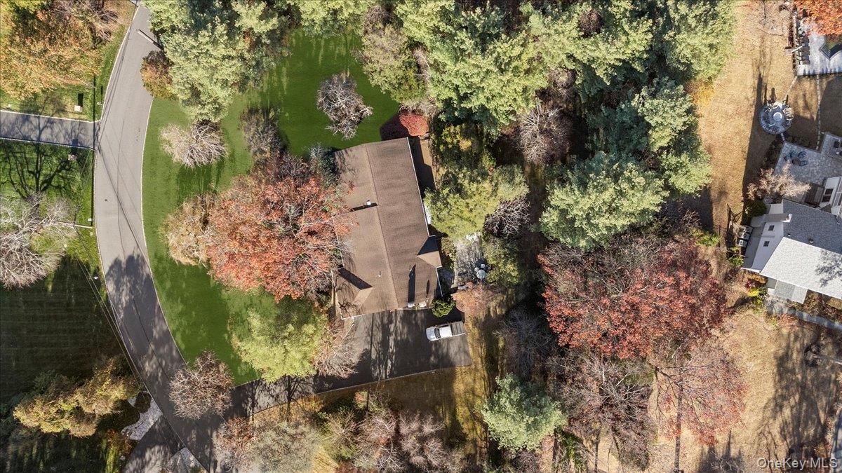 Laurel Hollow, New York 11791, United States, 4 Bedrooms Bedrooms, ,3 BathroomsBathrooms,Residential,Active,149086