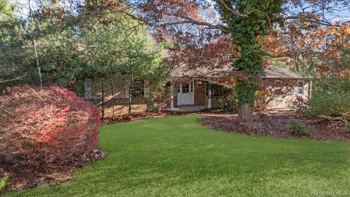 Laurel Hollow, New York 11791, United States, 4 Bedrooms Bedrooms, ,3 BathroomsBathrooms,Residential,Active,149086