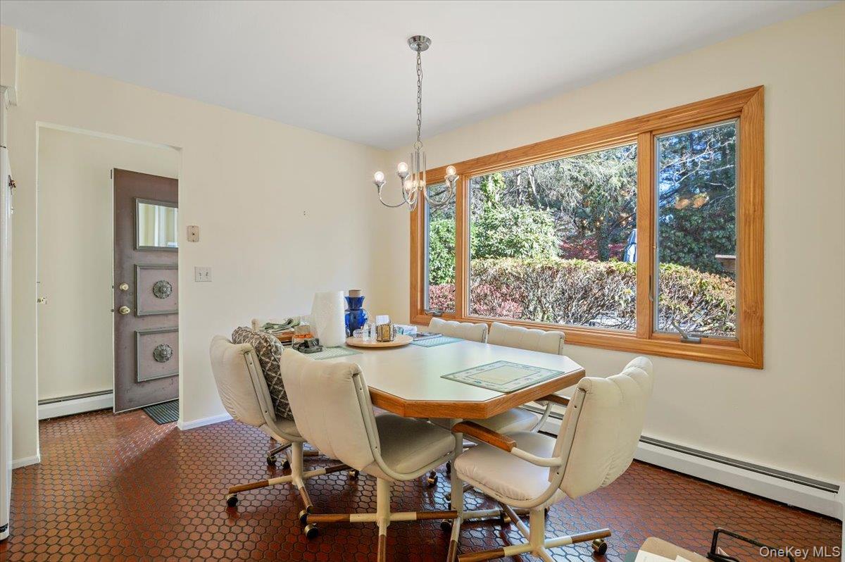 Laurel Hollow, New York 11791, United States, 4 Bedrooms Bedrooms, ,3 BathroomsBathrooms,Residential,Active,149086