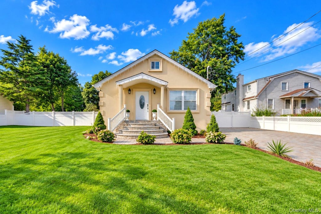 Photo of 45 Matthews Avenue, West Babylon, NY 11704 (MLS # 1058394)
