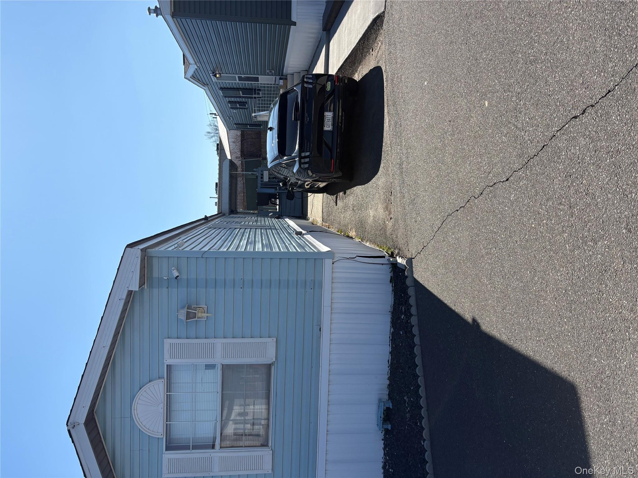 2701 Goethals Road N H4