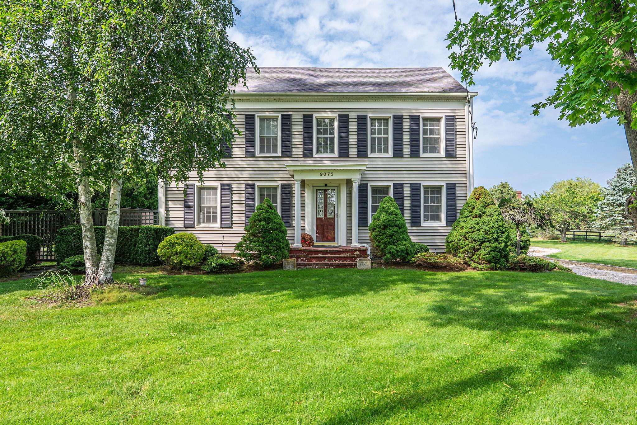 Main Bayview Road, Southold, Hamptons, NY - 4 Bedrooms  
3 Bathrooms - 